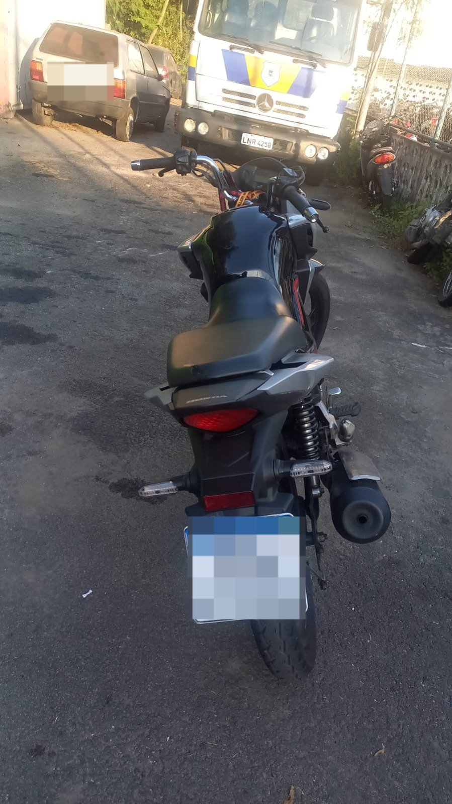 Patrulha Escolar flagra adolescente de 16 anos conduzindo moto na Vila, em Volta Redonda