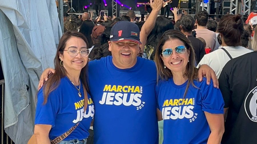 Guto Nader e Teka participam da Marcha Para Jesus em Pinheiral