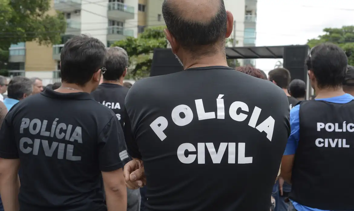 Ação conjunta prende seis pessoas e apreende adolescente envolvidos em diversos crimes em Valença