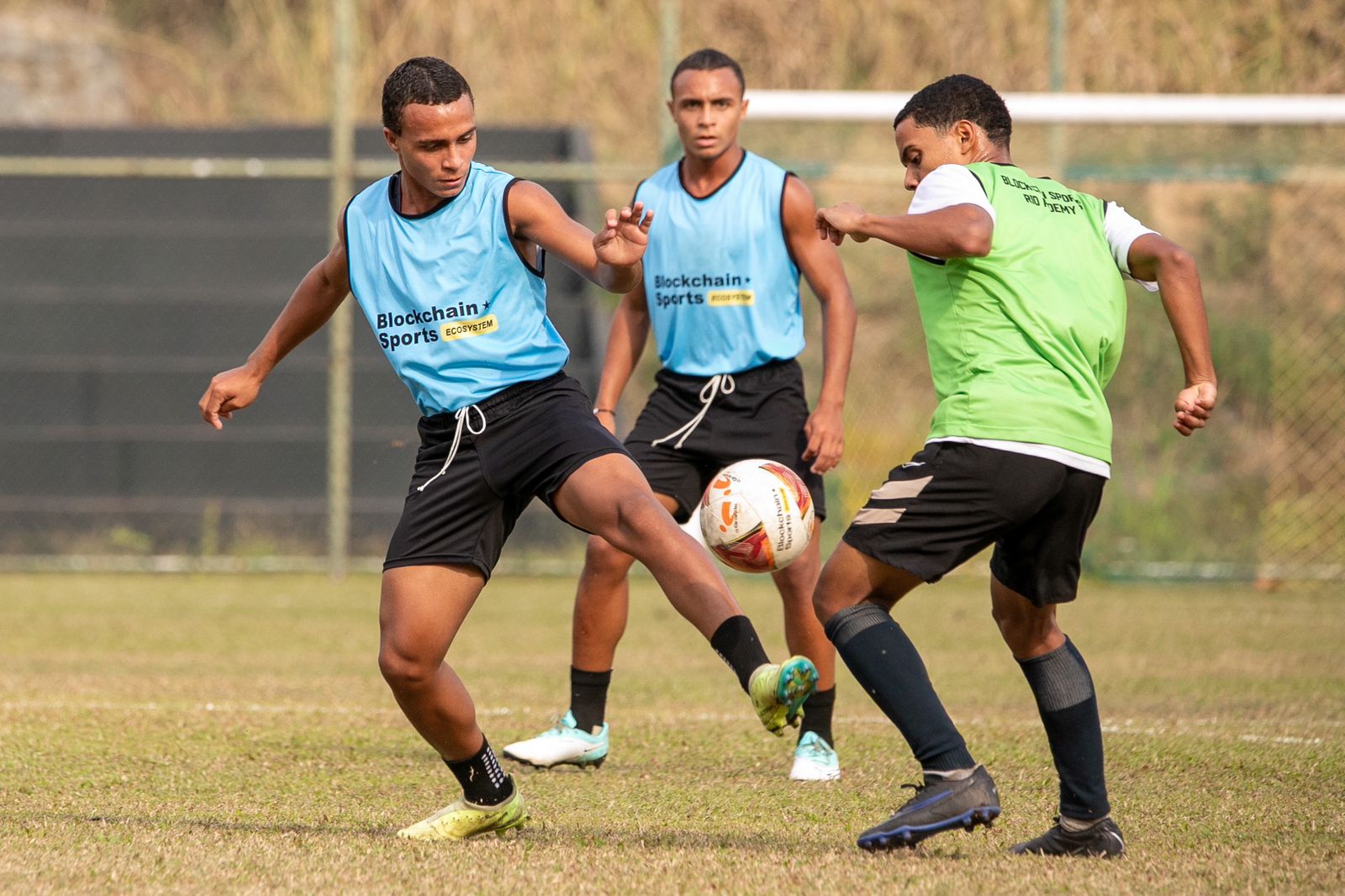 Futebol: jovens aspirantes da região viajam em pré-temporada para a Europa