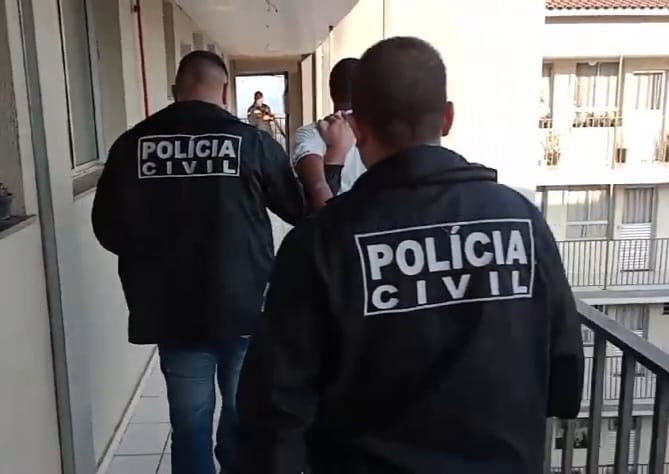 Polícia Civil prende integrante de facção criminosa condenado pela Justiça, em Barra Mansa