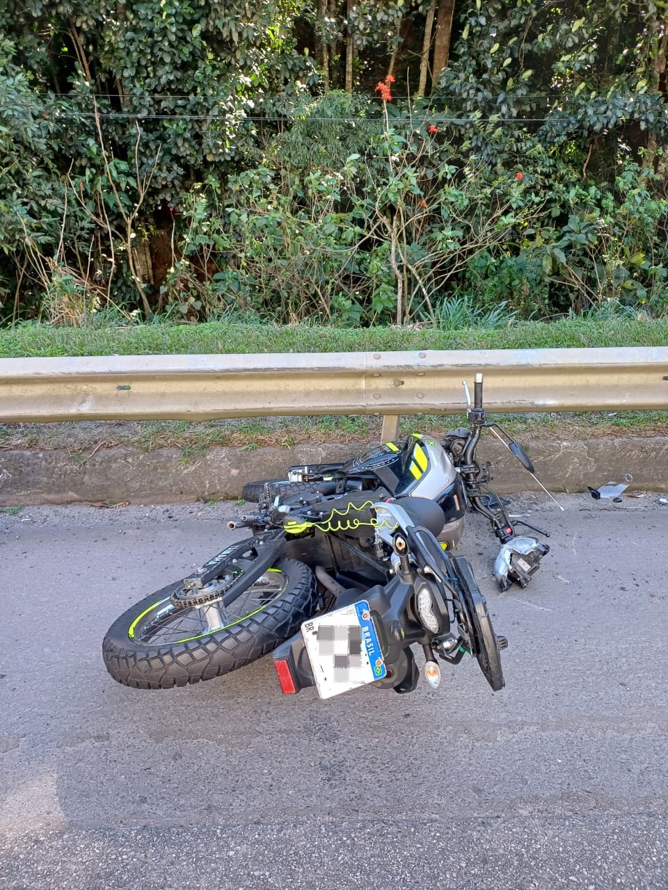 Tragédia: Motociclista perde a vida na Dutra a caminho de evento em Penedo