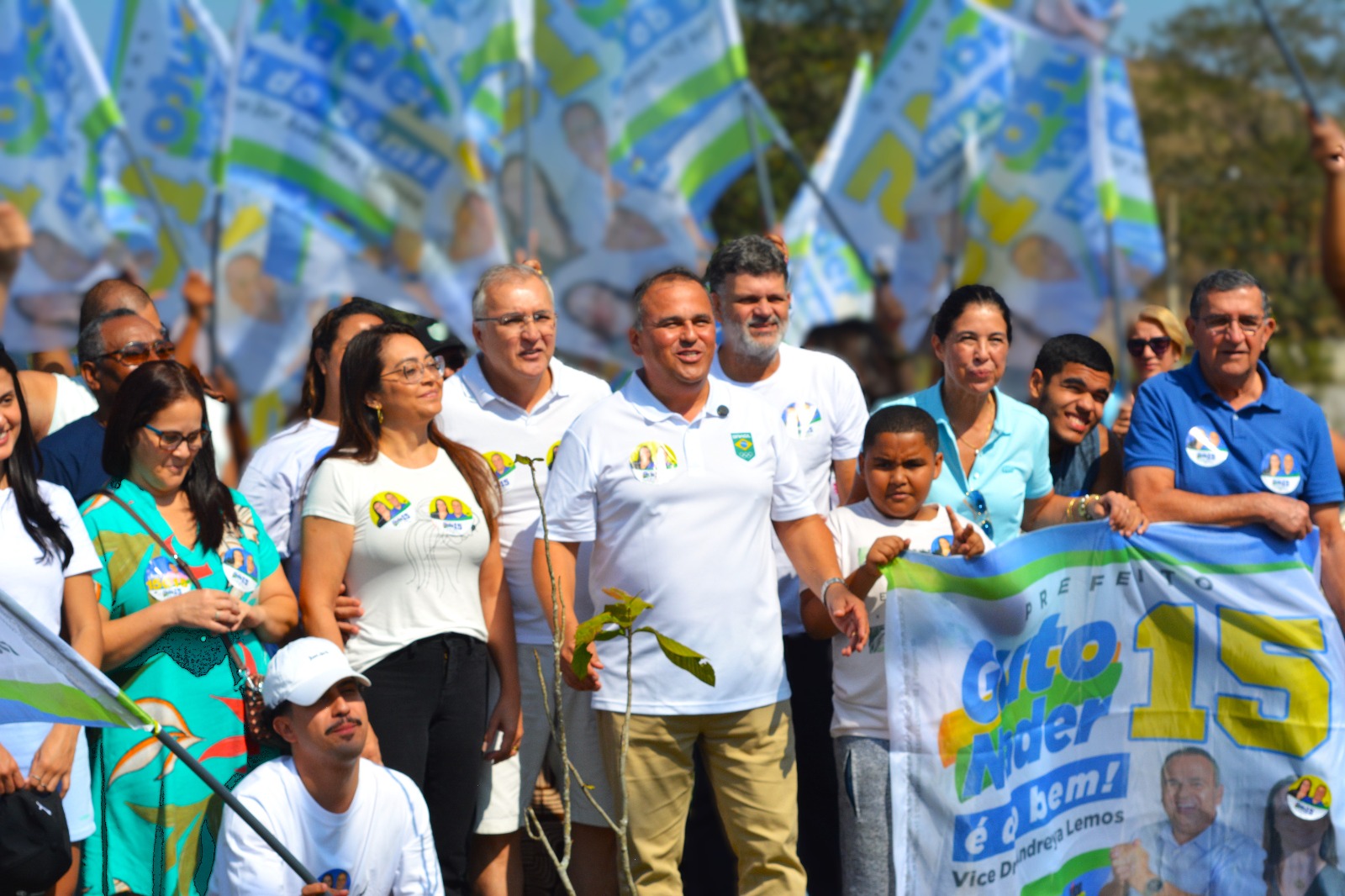 Guto Nader inicia campanha com ‘adesivaço’ e caminhada no Parque Maíra em Pinheiral