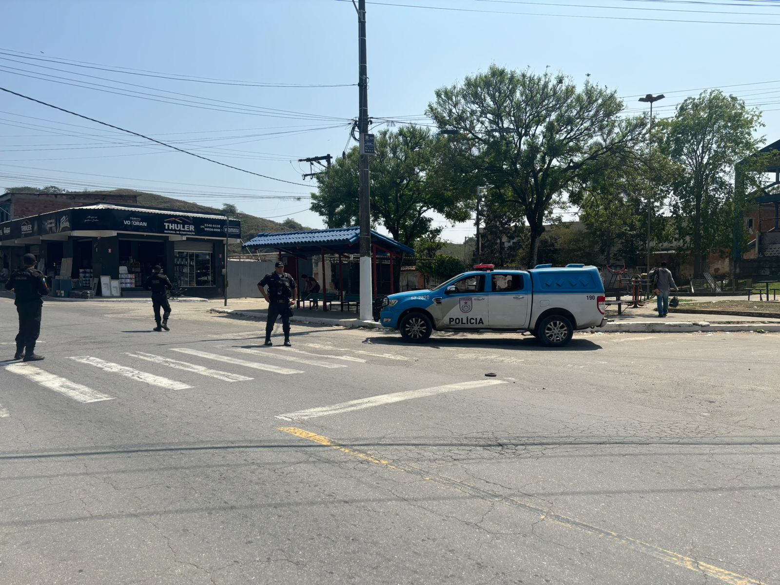 Suposto toque de recolher mobiliza polícia e preocupa moradores e comerciantes do bairro Três Poços