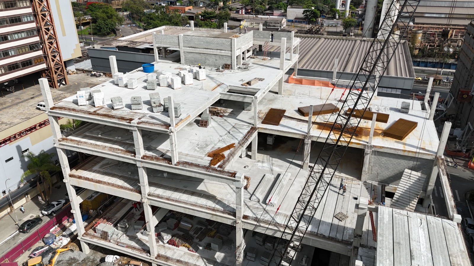 Expansão de shoppings atrai grandes marcas para Volta Redonda