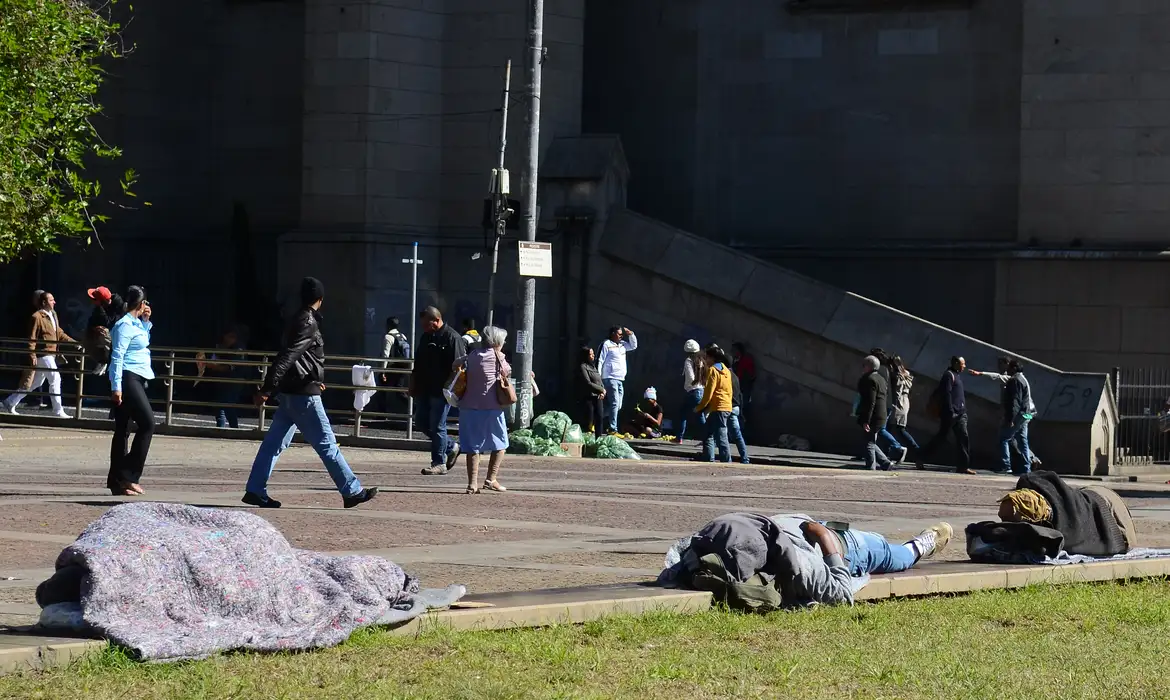 Aumenta em 25% o número de pessoas em situação de rua no país