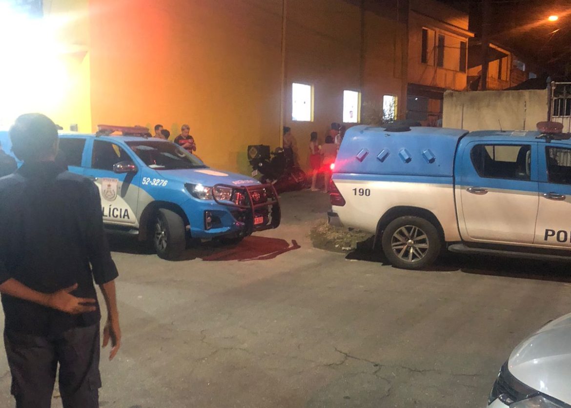 Mulher é encontrada morta com marcas de sangue no bairro Ilha Parque, em Volta Redonda